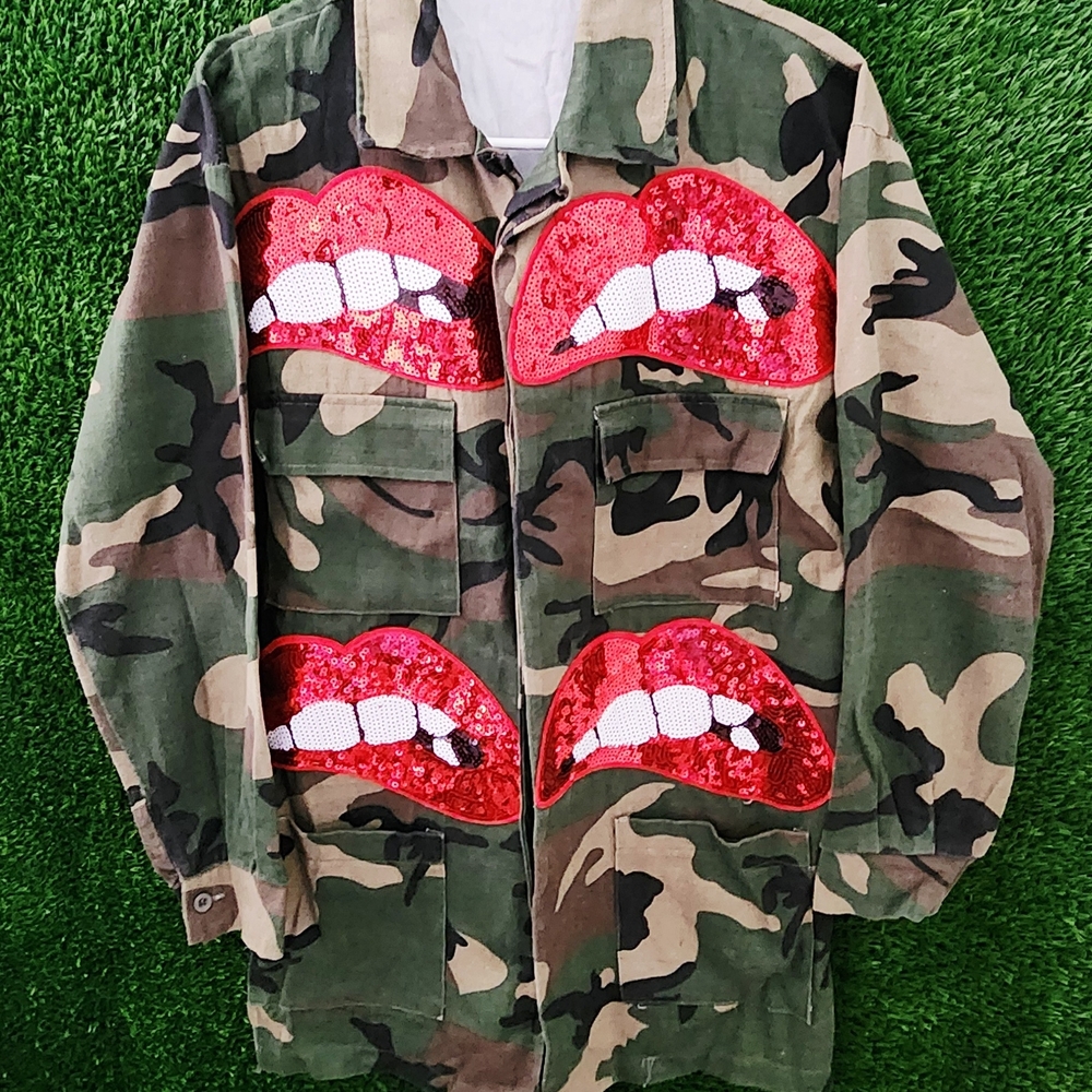 Camouflage Sequin Lips Hoodie Size M